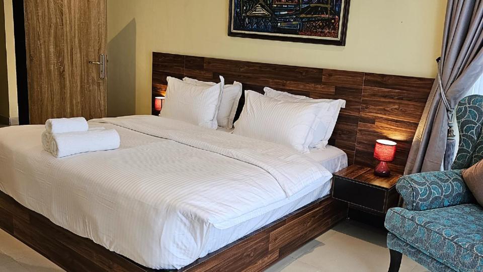 Lakowe Lakes Hotel, Golf And Country Estate By Newmark Lagos Exterior photo
