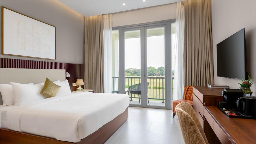 Lakowe Lakes Hotel, Golf And Country Estate By Newmark Lagos Exterior photo
