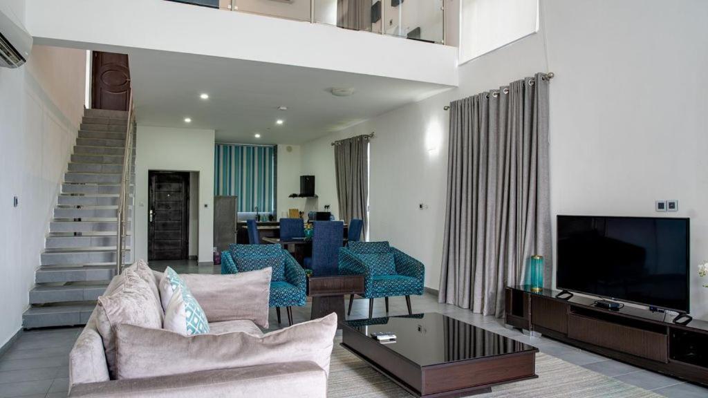 Lakowe Lakes Hotel, Golf And Country Estate By Newmark Lagos Exterior photo