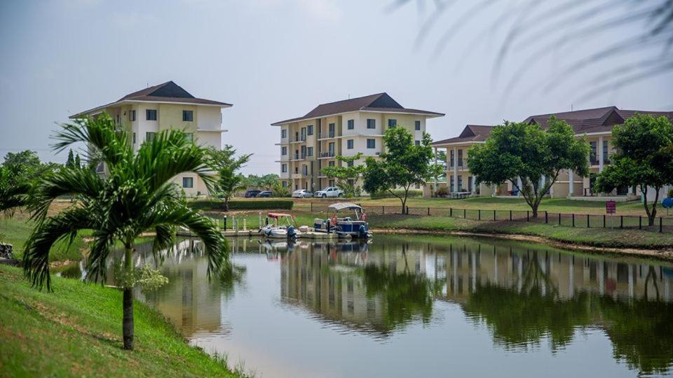 Lakowe Lakes Hotel, Golf And Country Estate By Newmark Lagos Exterior photo