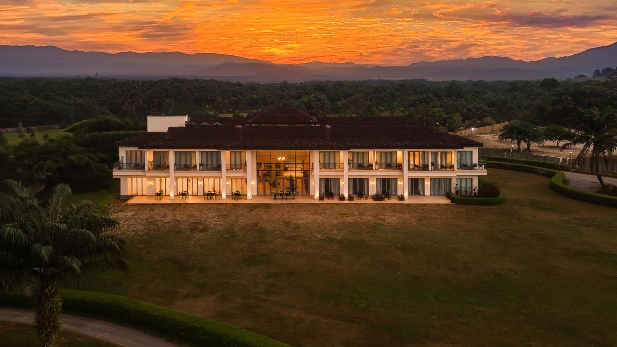 Lakowe Lakes Hotel, Golf And Country Estate By Newmark Lagos Exterior photo